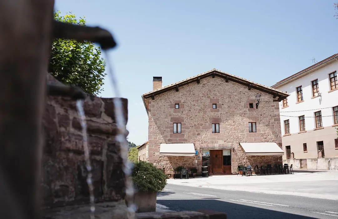 Hotel Rural LATORRIÉN DE ANE-1